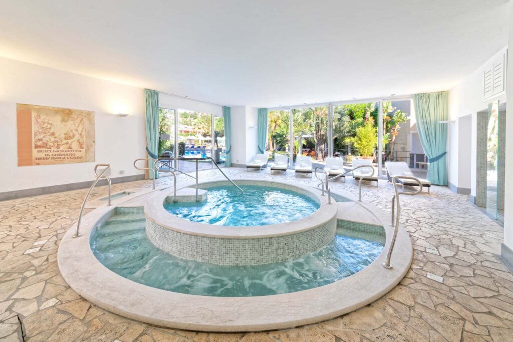 hotel-la-reginella-ischia-vista-piscina-termale-interna-termale-alta-prestigio-collection