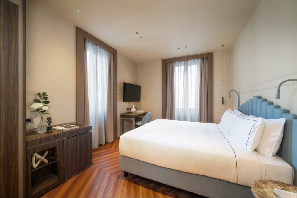 world-hotel-casati 18-milano-deluxe king room-prestigio-collection